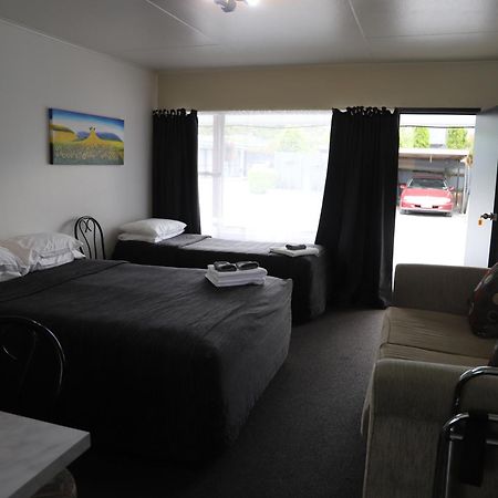 קאיקורה Sierra Beachfront Motel מראה חיצוני תמונה