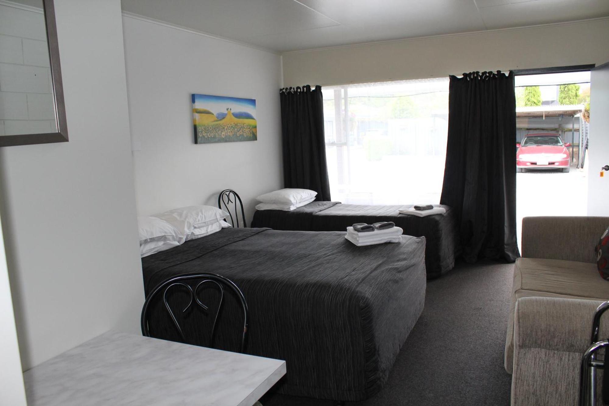 קאיקורה Sierra Beachfront Motel מראה חיצוני תמונה