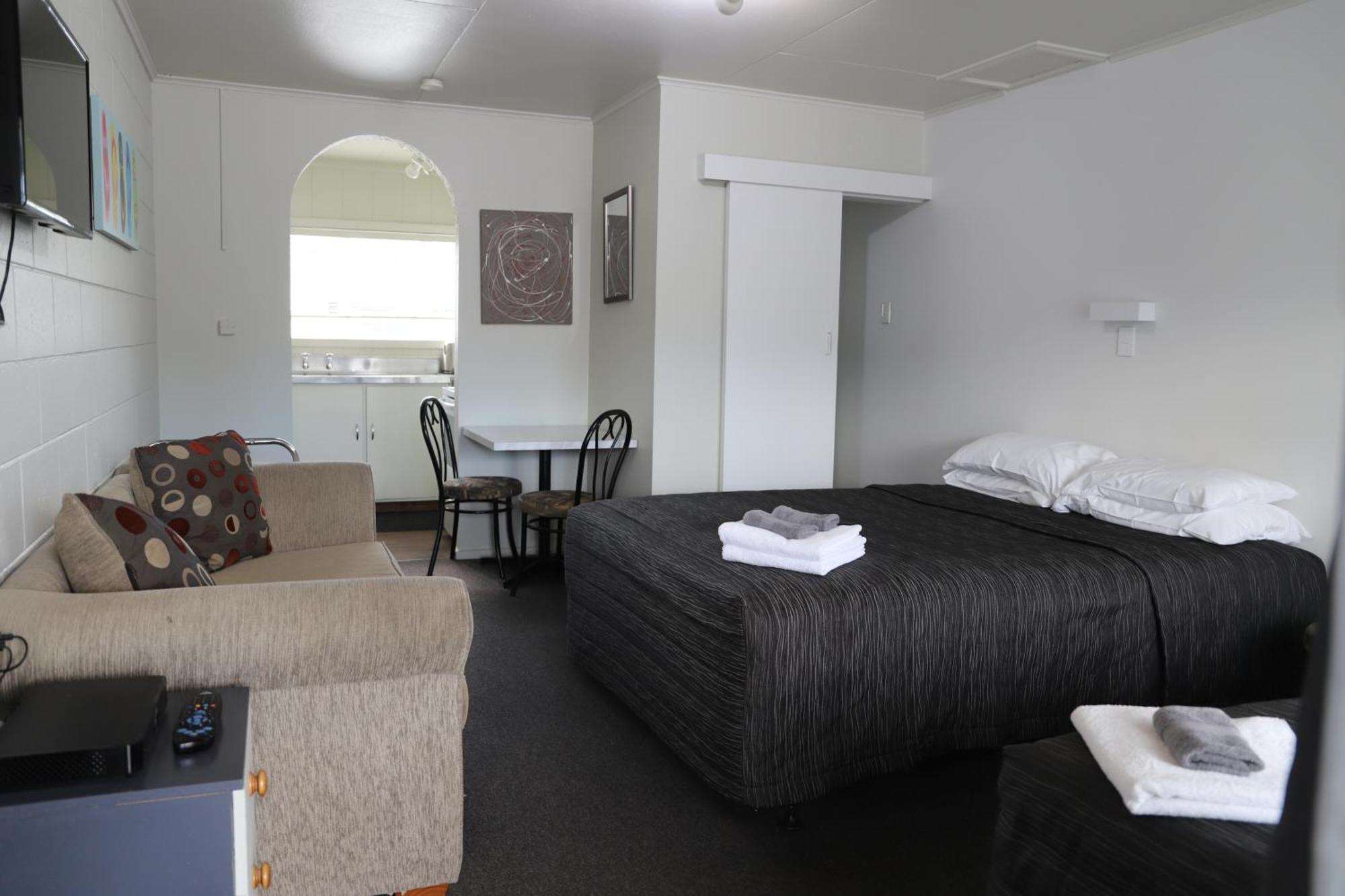 קאיקורה Sierra Beachfront Motel מראה חיצוני תמונה