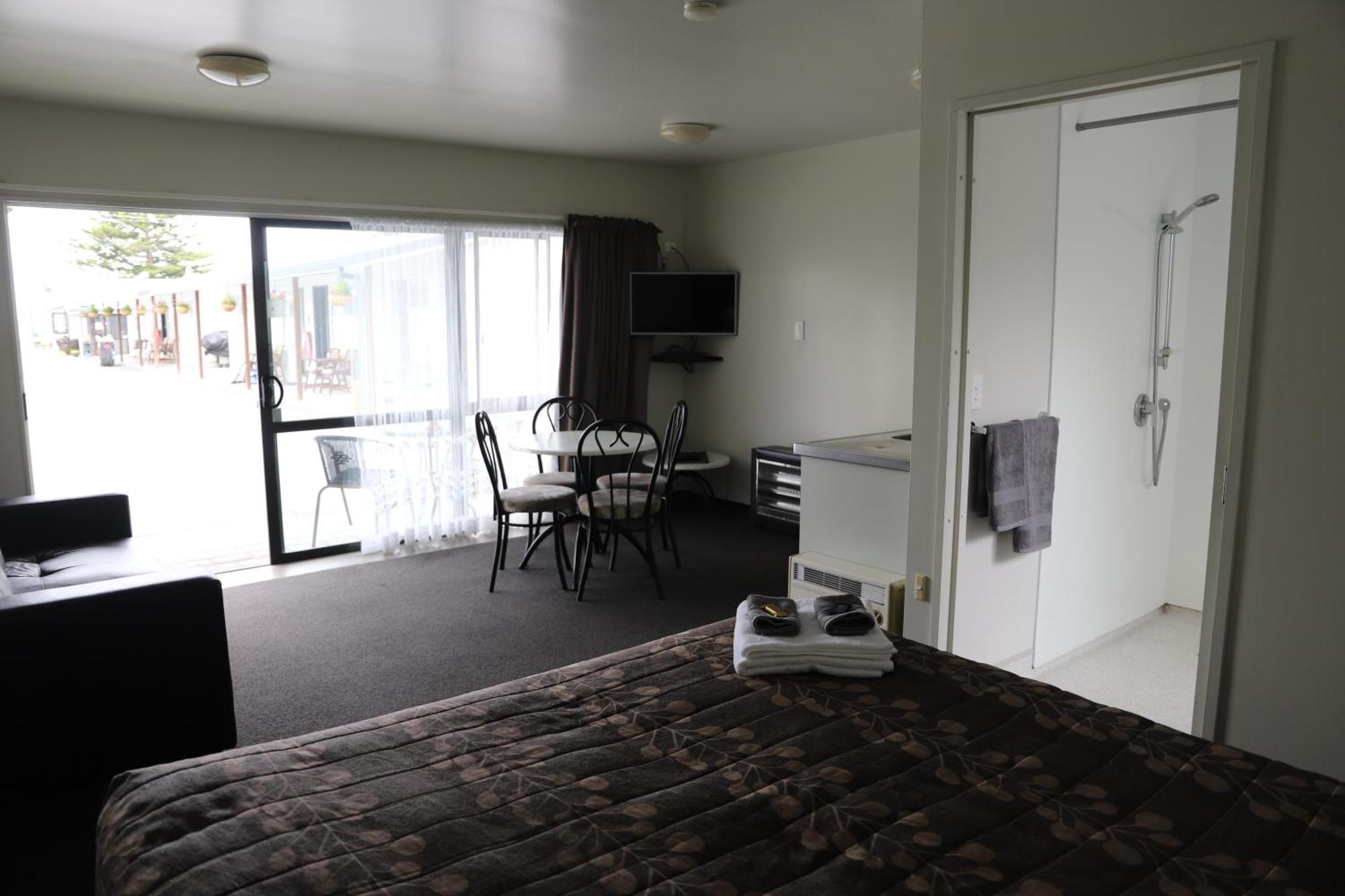 קאיקורה Sierra Beachfront Motel מראה חיצוני תמונה