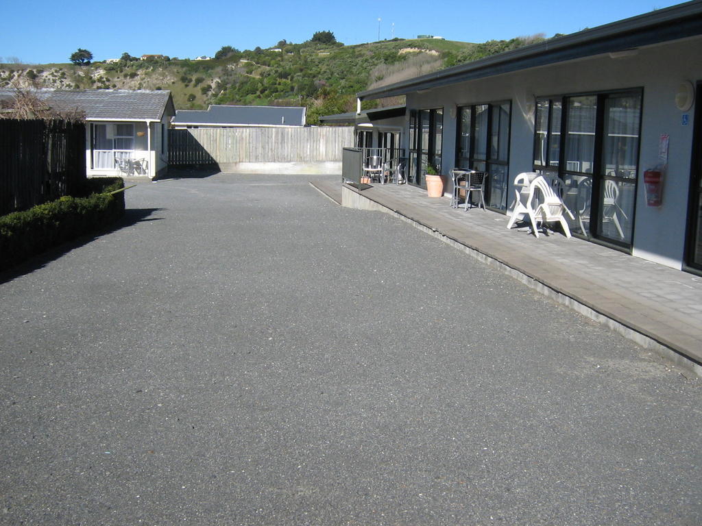 קאיקורה Sierra Beachfront Motel מראה חיצוני תמונה