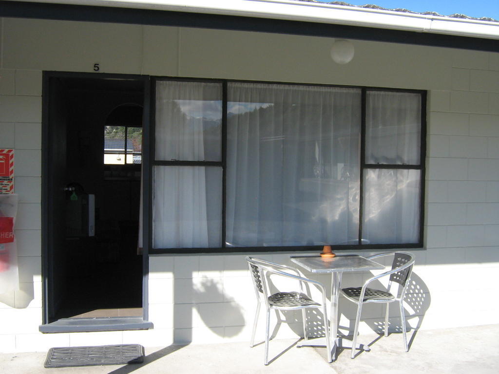 קאיקורה Sierra Beachfront Motel מראה חיצוני תמונה