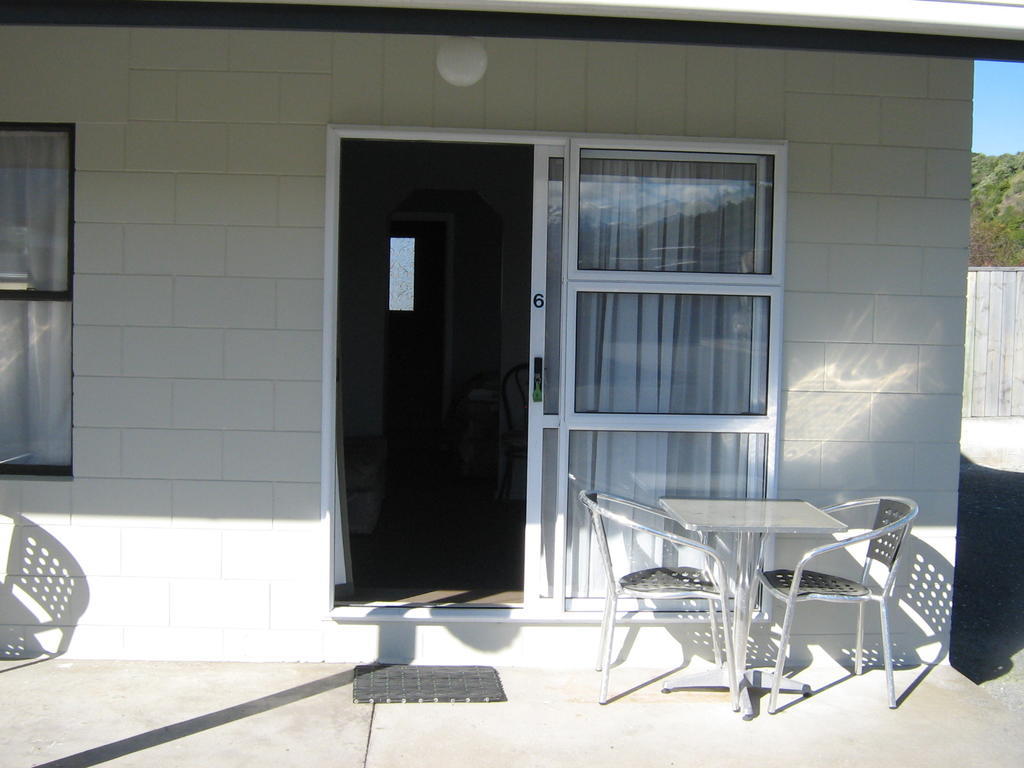 קאיקורה Sierra Beachfront Motel מראה חיצוני תמונה