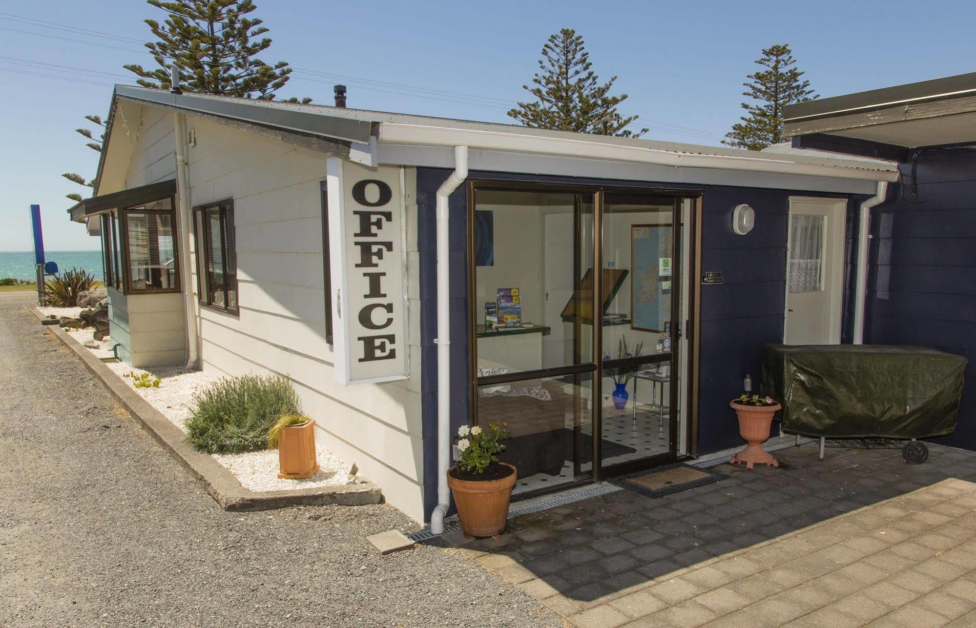 קאיקורה Sierra Beachfront Motel מראה חיצוני תמונה